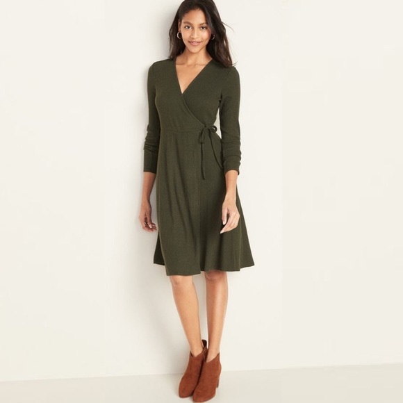 Old Navy Dresses & Skirts - Old Navy ribbed, faux wrap dress BNWT